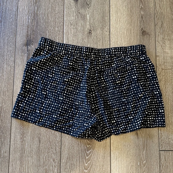 Women’s Joie Silk Black Polka Dot Shorts - L - Picture 3 of 3